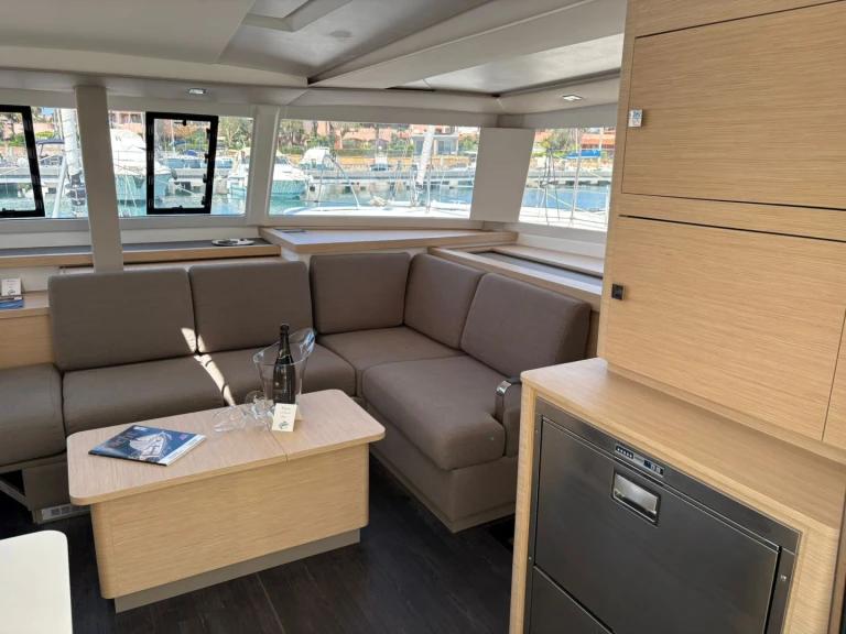 Katamaran mieten in Furnari - Fountaine Pajot Astrea 42