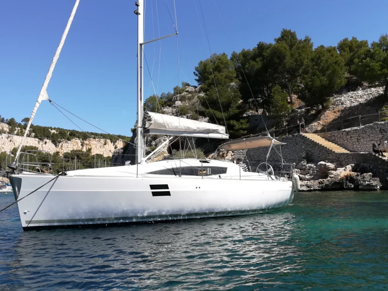 Ein Elan Impression 35 mieten in Marseille