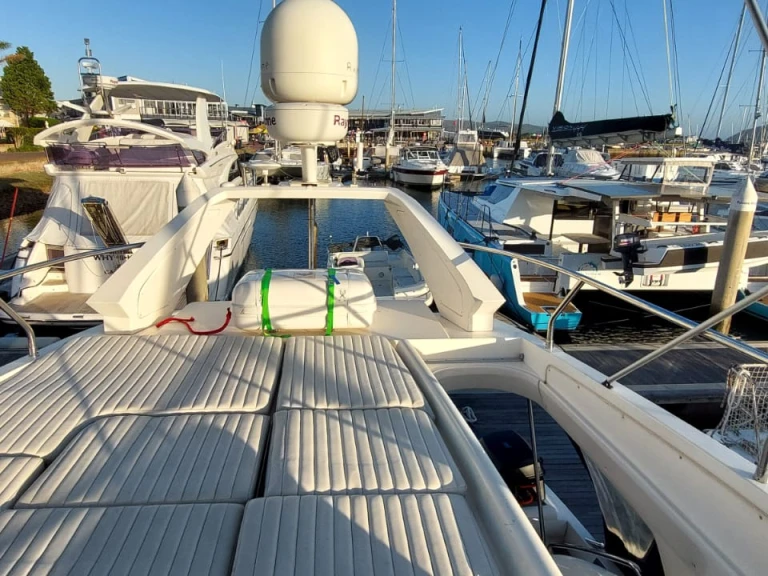 Yacht mieten in Dubai Marina - Sunseeker Manhattan 66