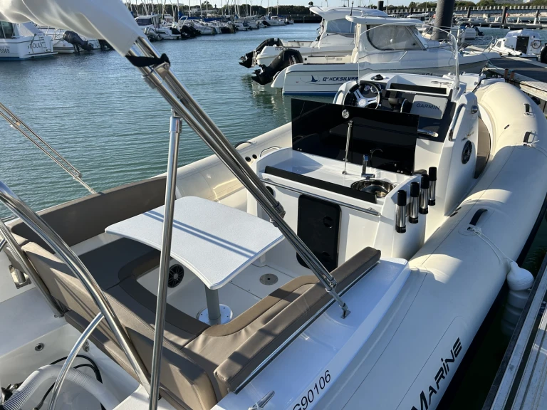 Ein Pro Marine hélios 25 mieten in La Rochelle