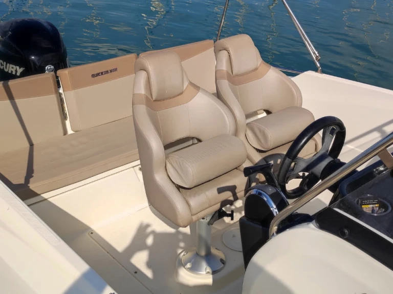 Quicksilver Quicksilver 675 Open Activ mieten Six-Fours-les-Plages