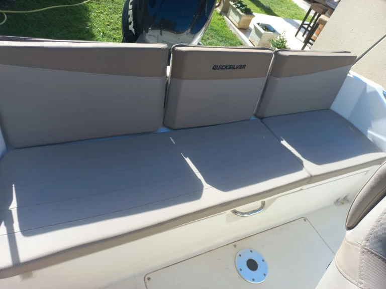 Ein Quicksilver Quicksilver 675 Open Activ mieten in Six-Fours-les-Plages