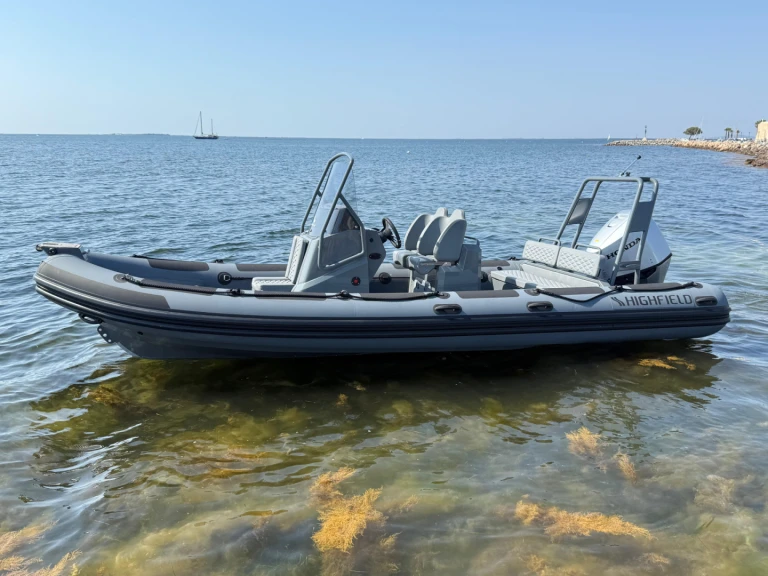 Ein Highfield Patrol 660 mieten in Mèze