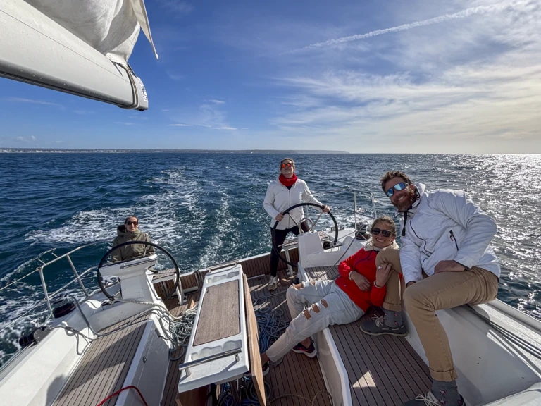 YachtCharter in Palma de Mallorca - Oceanis 37.1 firts line auf SamBoat