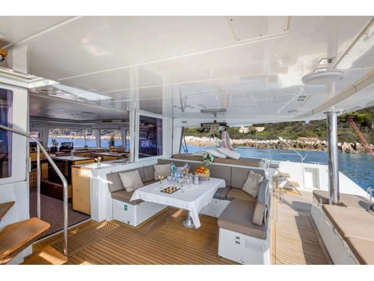 Lagoon Lagoon 560 S2 mieten Álimos