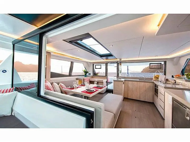 Ein Leopard Leopard 45 mieten in Álimos