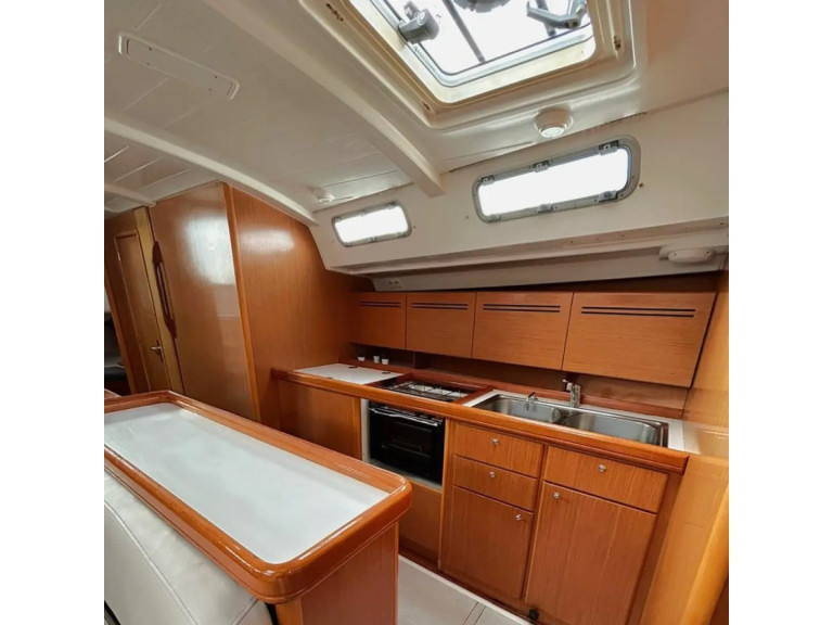 YachtCharter in Álimos - Bénéteau Cyclades 50.5 (5 cab) auf SamBoat