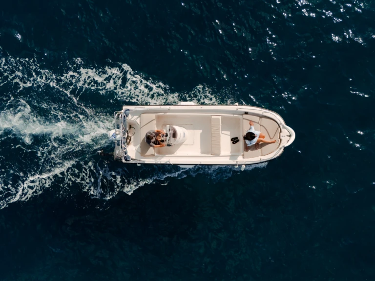 Nireus 550 mieten Benítses