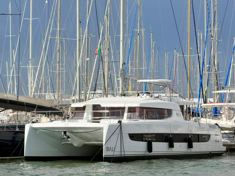 YachtCharter in Golfo Aranci - Bali Bali 4.4 auf SamBoat