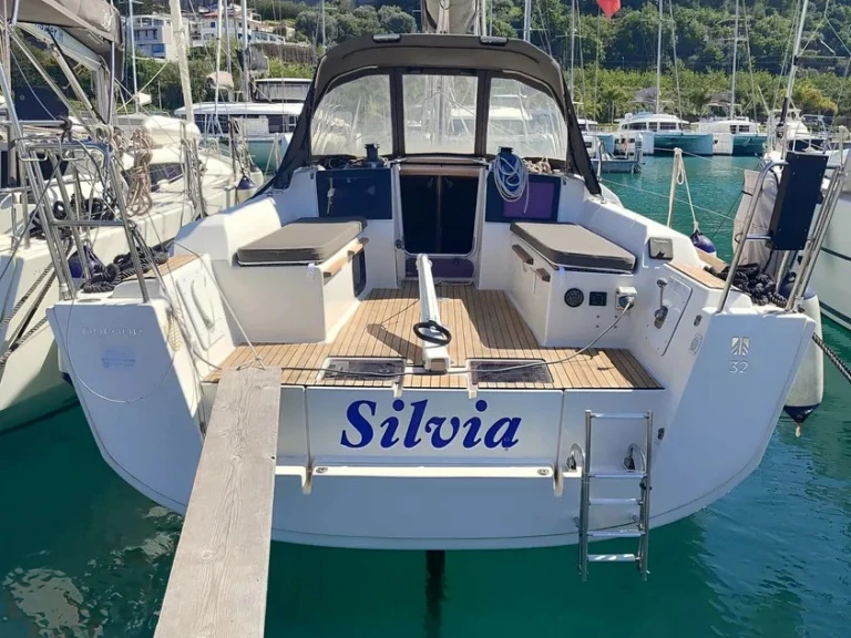 Boot mieten Furnari günstig Dufour 32