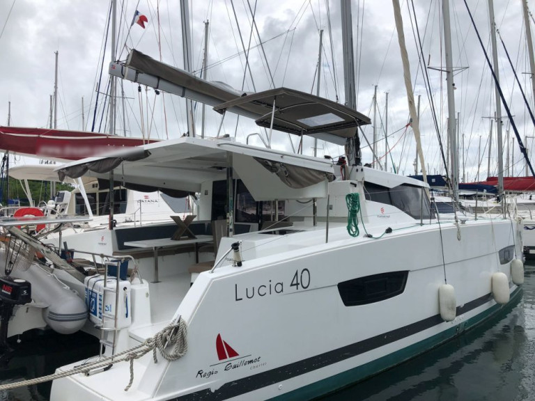 Katamaran mit oder ohne Skipper Fountaine Pajot mieten in Le Marin