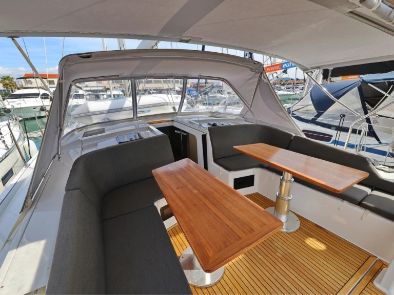 YachtCharter in Pirovac - Hanse Hanse 410 auf SamBoat