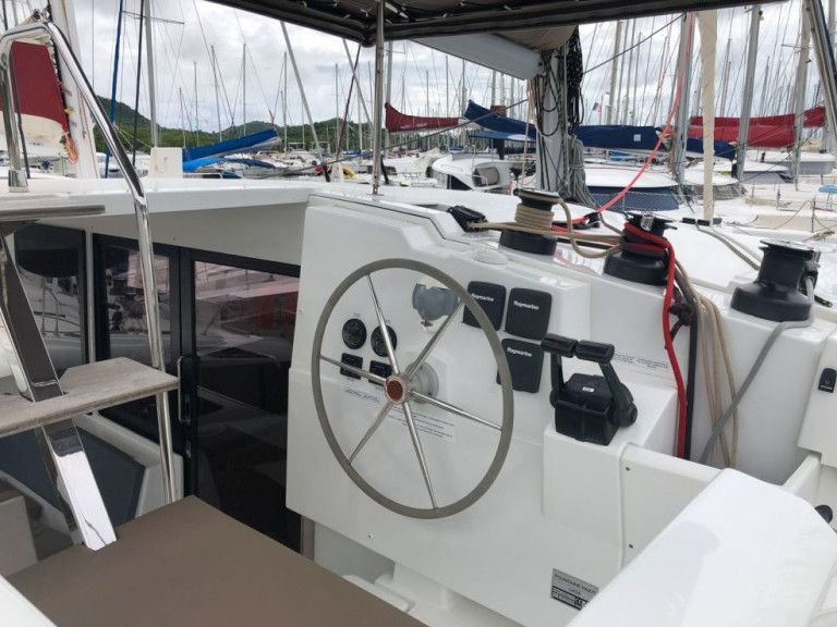Fountaine Pajot Lucia 40 mieten Le Marin