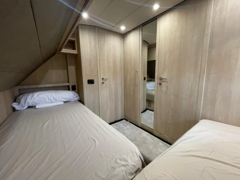 Ein Bayliner Sarnico 65 mieten in San Vito Lo Capo