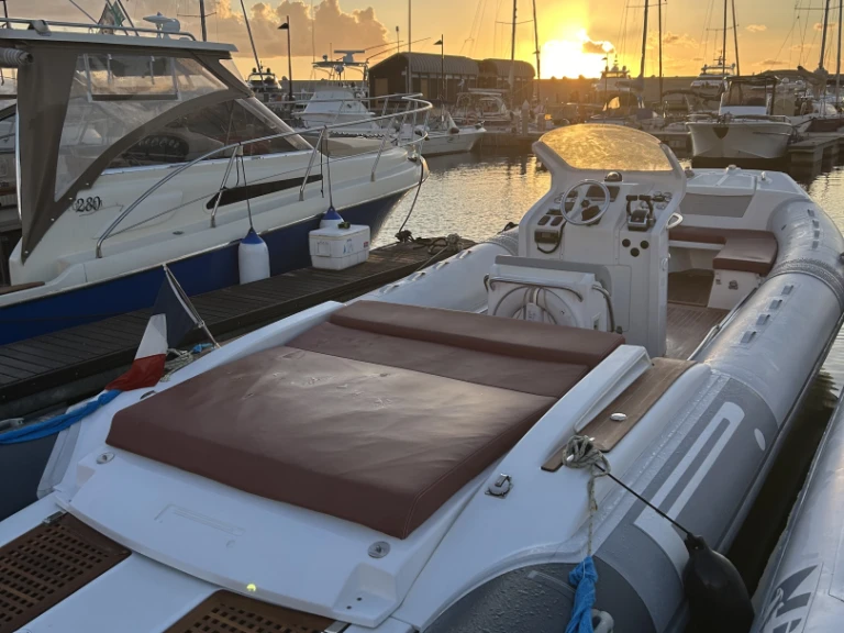 Schlauchboot mieten in Castellammare di Stabia zum besten Preis