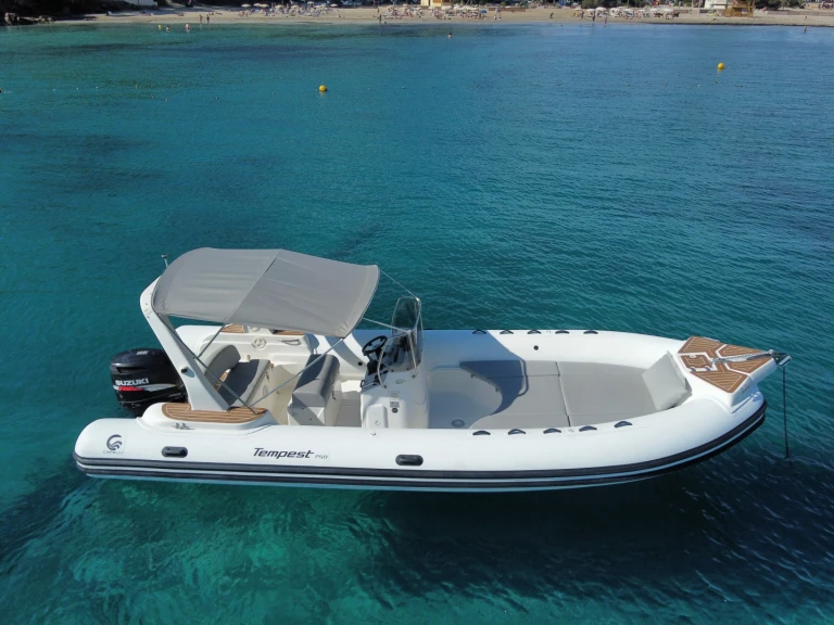 Capelli Tempest 750 mieten Santa Eulària des Riu