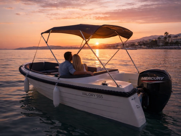 YachtCharter in Vieux Port de Cannes - boatbuilding motor yacht boatbuilding motor yacht valory 555 auf SamBoat