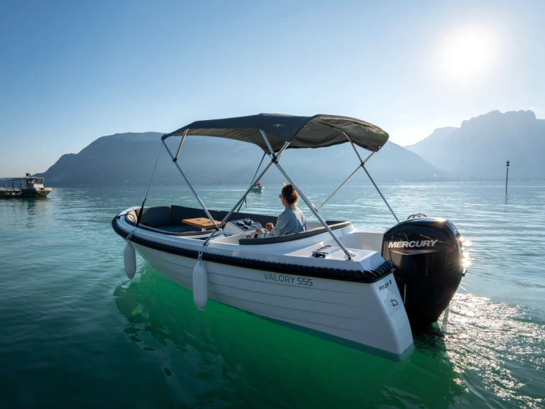 Boot mieten Vieux Port de Cannes günstig boatbuilding motor yacht valory 555