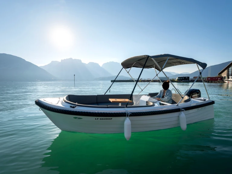 Bootsverleih boatbuilding motor yacht boatbuilding motor yacht valory 555 Vieux Port de Cannes Samboat