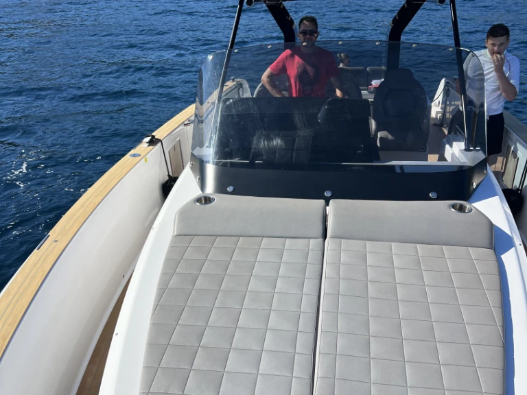 YachtCharter in Les Salins d'Hyères - Pardo Yachts Pardo 38 auf SamBoat