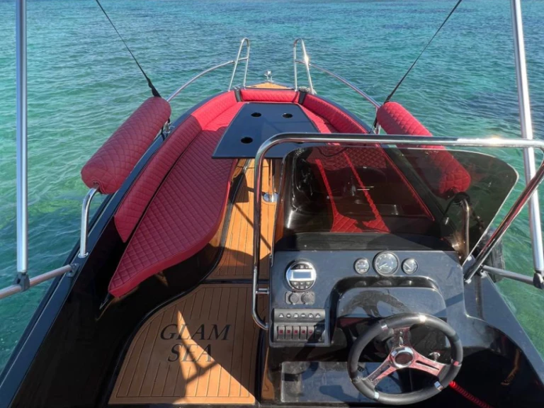 Motorboot mit oder ohne Skipper ISATEK TEKNE mieten in Glyfáda