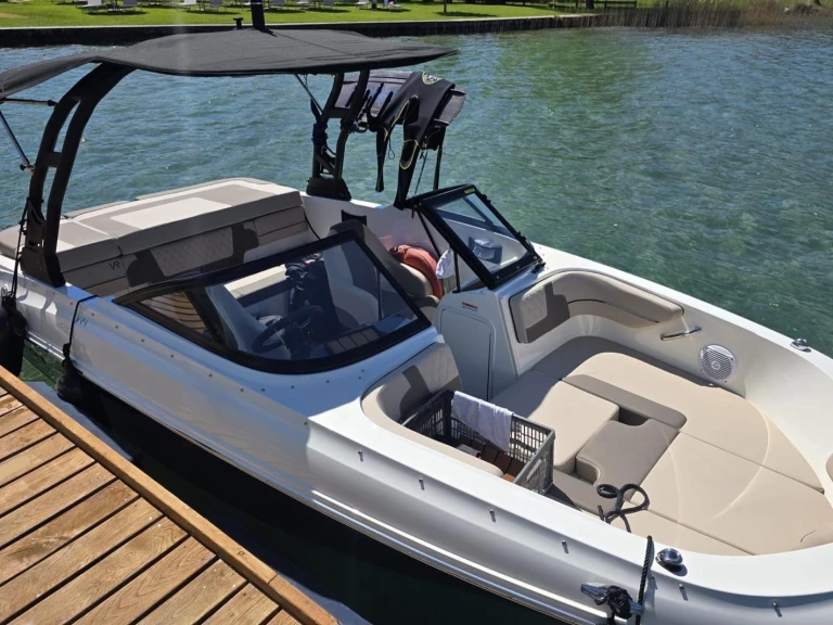 Motorboot mieten in Annecy zum besten Preis