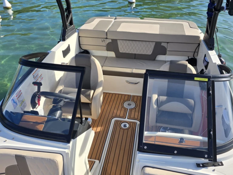 Bayliner VR4 mieten Annecy