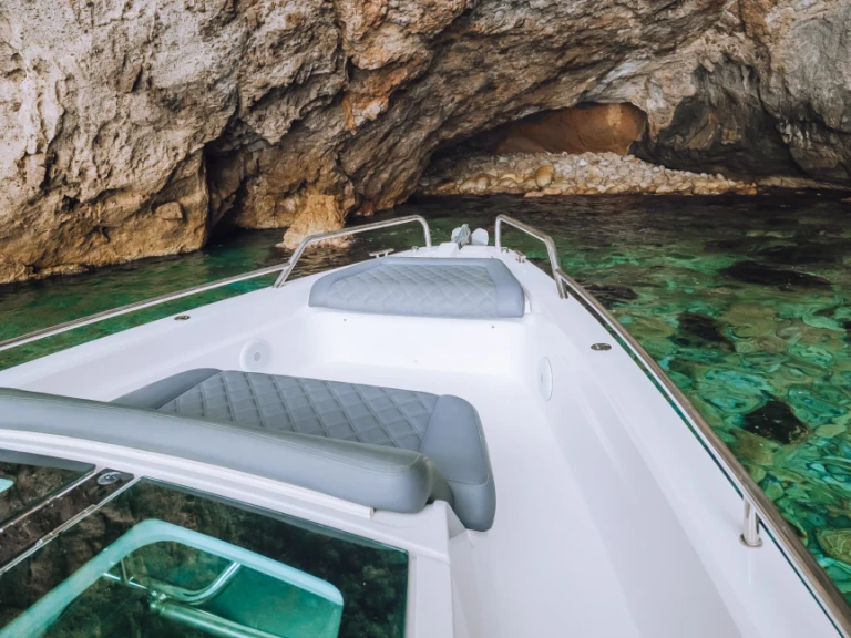 Bootsverleih Axopar Axopar 37 T-Top Alyki Samboat
