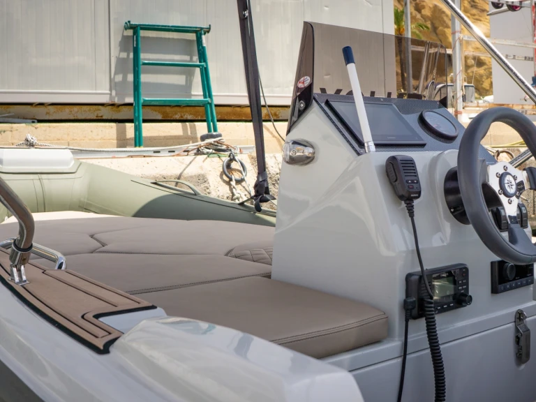 Ein Italboats Stingher 380FR mieten in Altea