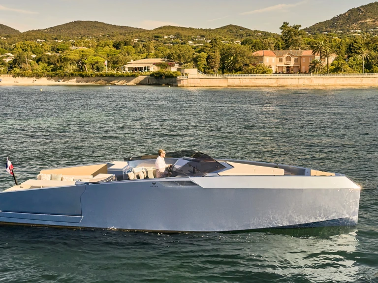 Motorboot mit oder ohne Skipper Alium Yachts mieten in Cannes