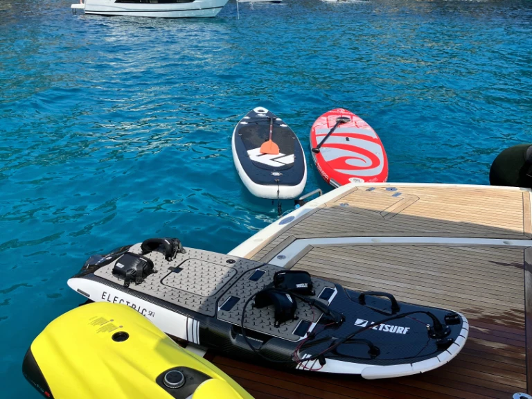 Yacht mieten in Antibes zum besten Preis