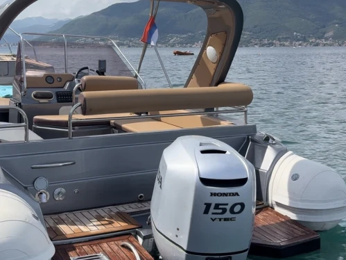 Schlauchboot mit oder ohne Skipper Shark mieten in Tivat