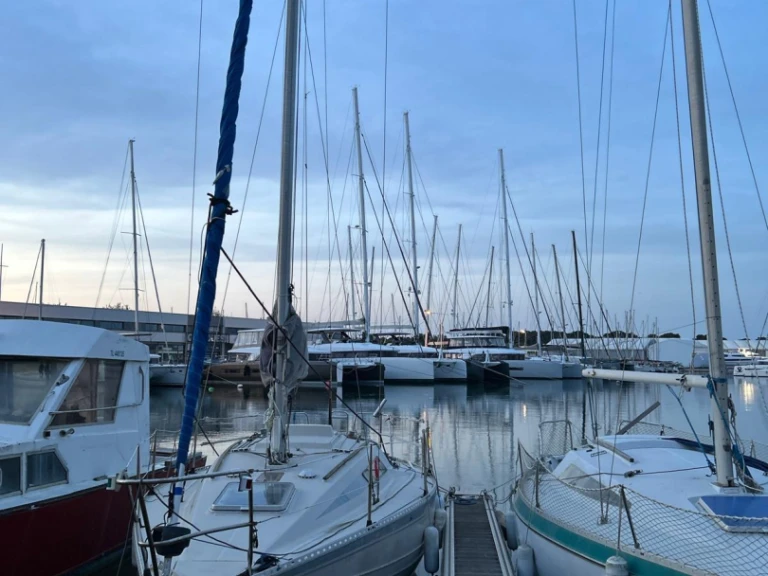 Segelboot mit oder ohne Skipper Bénéteau mieten in Canet-en-Roussillon