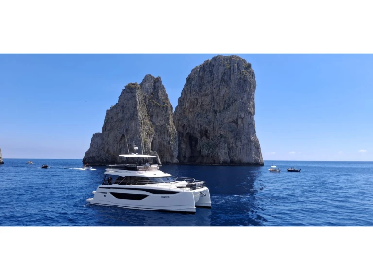 YachtCharter in Castellammare di Stabia - Prestige Prestige M48 auf SamBoat