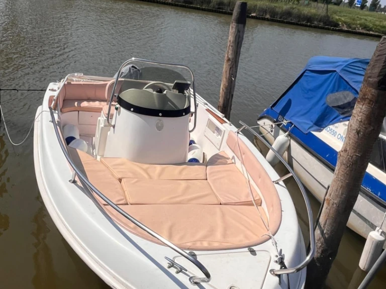 Motorboot mit oder ohne Skipper Elan mieten in Chioggia