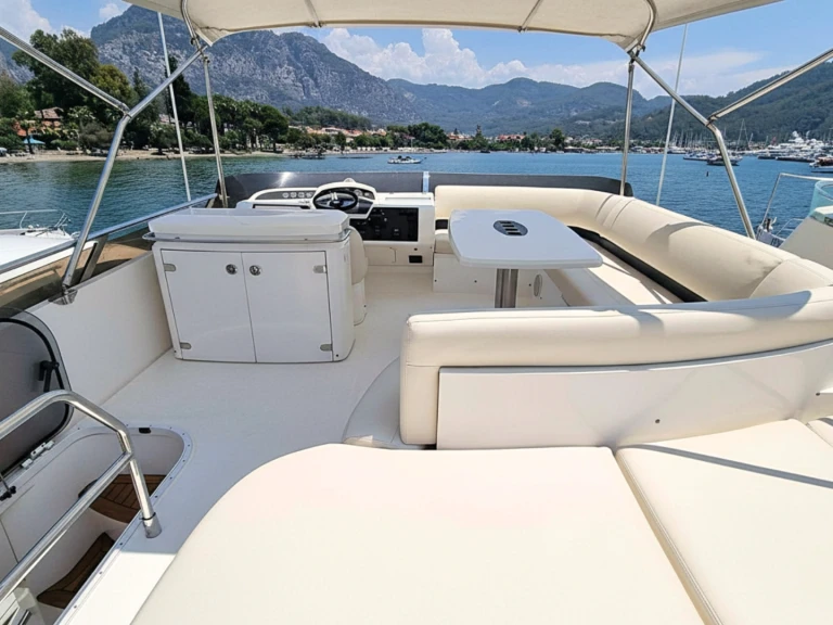 Motorboot mieten in Antibes zum besten Preis