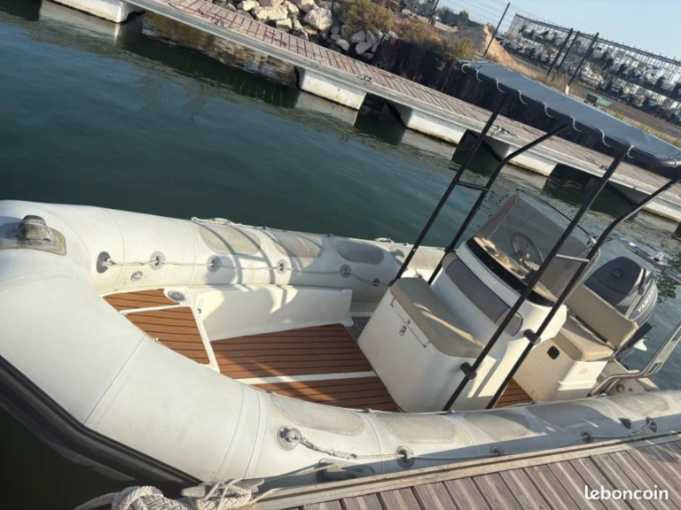 Vermietung Schlauchboot Valiant mit Führerschein