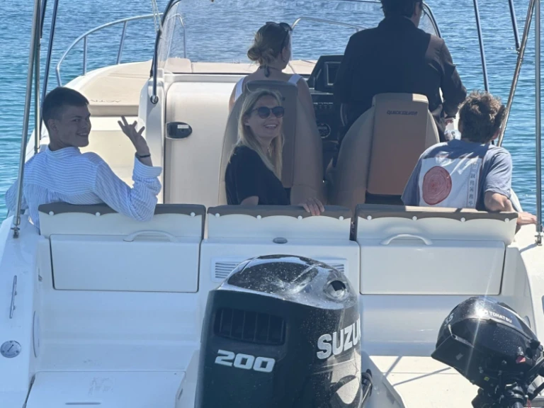 Motorboot mieten in Kolýmpia zum besten Preis