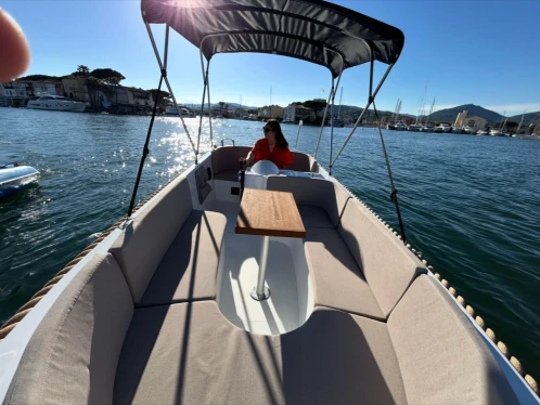 Ein Valory Valory 475 mieten in Marseille