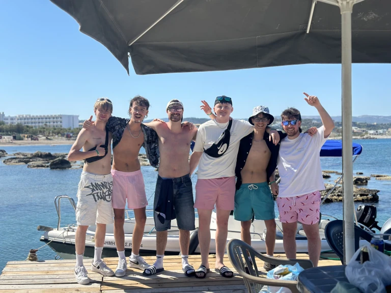 Motorboot mit oder ohne Skipper Poseidon mieten in Faliraki