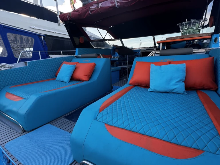 Yacht mieten in Marbella - Ferretti Altura 47