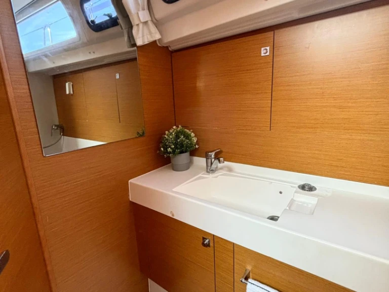 YachtCharter in La Pobla de Farnals - Jeanneau Sun Odyssey 509 auf SamBoat