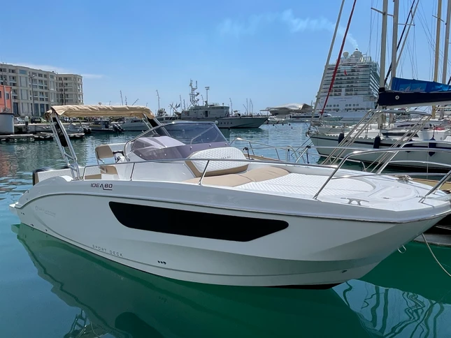 Motorboot mieten in Porto di Salerno zum besten Preis