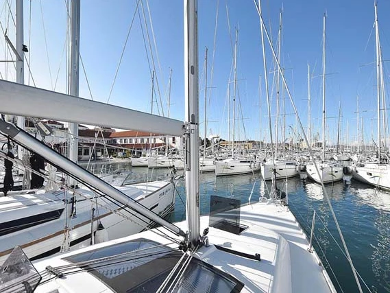 Segelboot mit oder ohne Skipper Dufour mieten in Pula