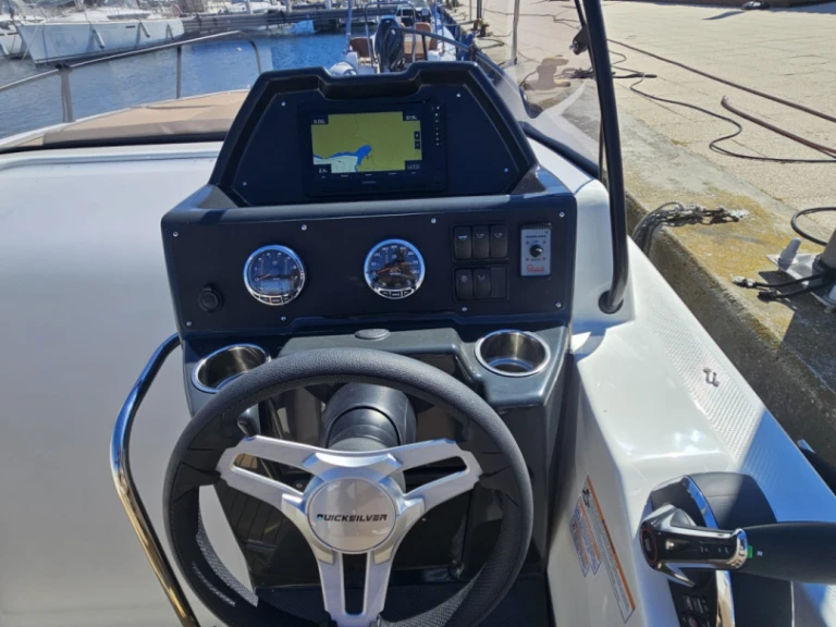 Boot mieten Propriano günstig Activ 755 Sundeck