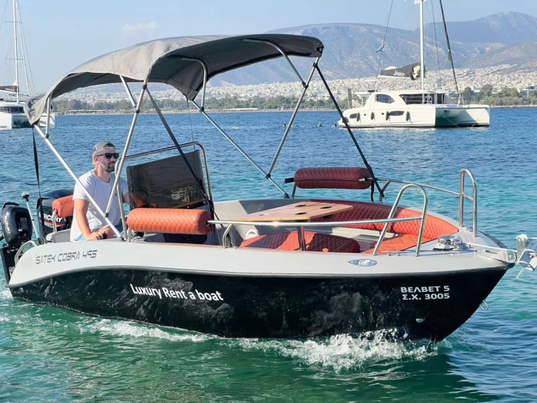 Ein ISATEK TEKNE COBRA 495 mieten in Athens Marina