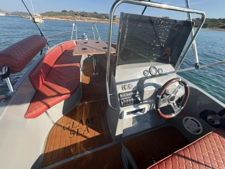 Motorboot mit oder ohne Skipper ISATEK TEKNE mieten in Athens Marina