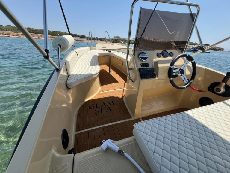 Motorboot mieten in Glyfáda - ISATEK TEKNE COBRA 495