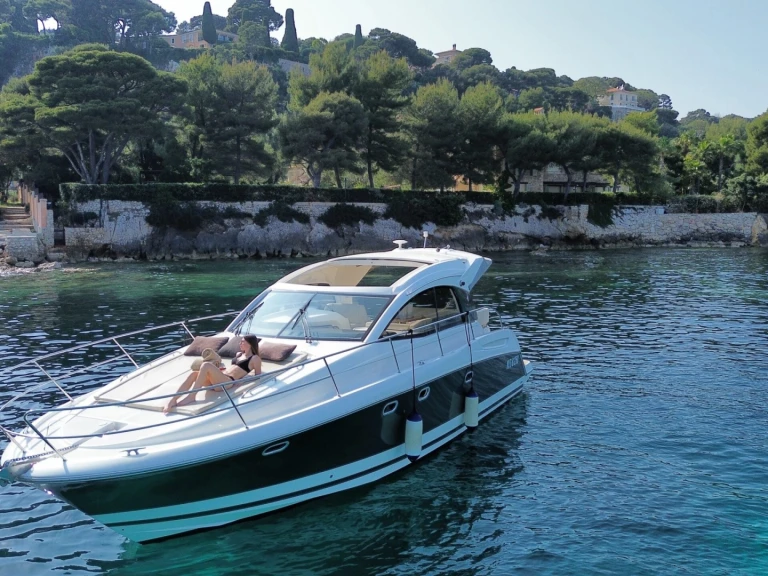 Bootsverleih Prestige Yachts 590 Paris Samboat