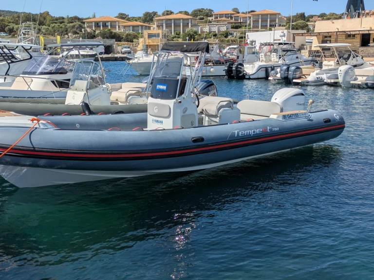 Vermietung Schlauchboot Capelli mit Führerschein